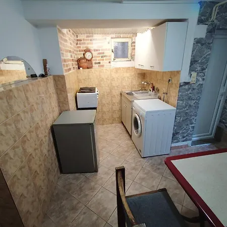 33 Skopjee Apartment *